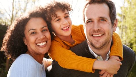 Smiling family - Totally LIfe